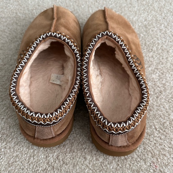 UGG Tasman slippers in the Chestnut - Picture 2 of 7